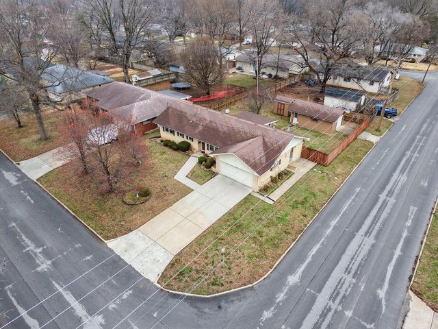 1962 S Westwood Avenue, Springfield, MO 65807