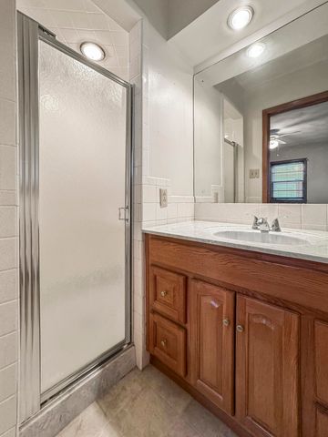 1962 S Westwood Avenue, Springfield, MO 65807