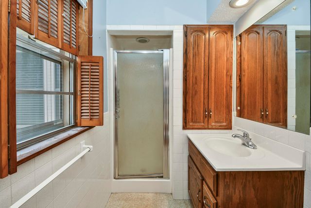 1962 S Westwood Avenue, Springfield, MO 65807