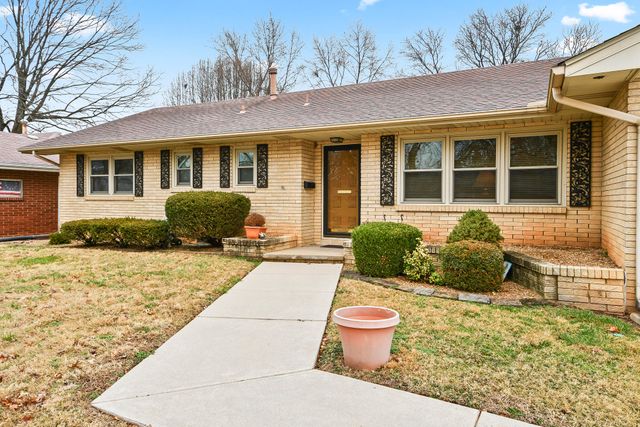 1962 S Westwood Avenue, Springfield, MO 65807
