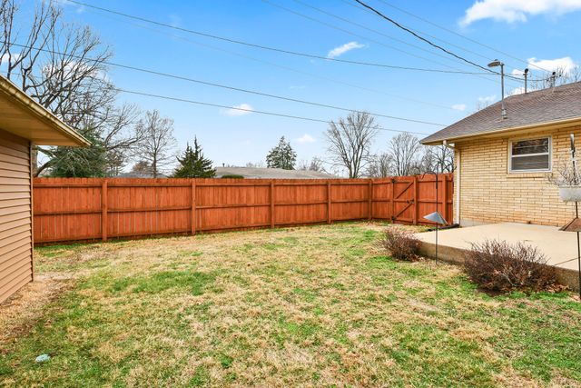 1962 S Westwood Avenue, Springfield, MO 65807