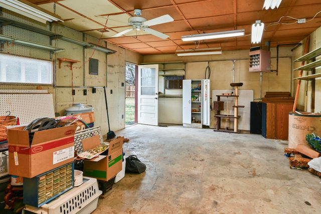 1962 S Westwood Avenue, Springfield, MO 65807