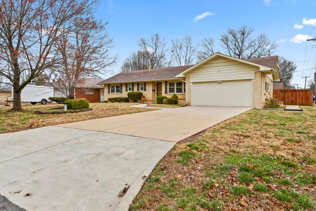 1962 S Westwood Avenue, Springfield, MO 65807
