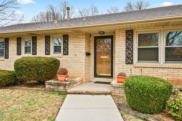 1962 S Westwood Avenue, Springfield, MO 65807