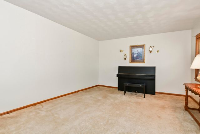 1962 S Westwood Avenue, Springfield, MO 65807