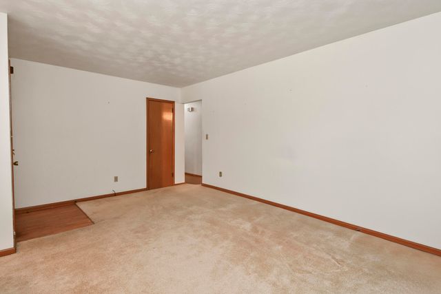 1962 S Westwood Avenue, Springfield, MO 65807