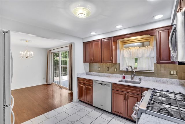 176 Richmore Dr, Penn Hills, PA 15147