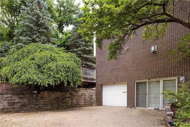 176 Richmore Dr, Penn Hills, PA 15147