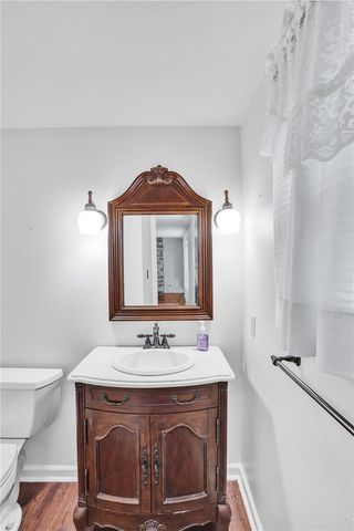 176 Richmore Dr, Penn Hills, PA 15147