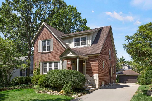 3838 Johnson Avenue, Western Springs, IL 60558
