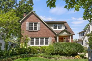 3838 Johnson Avenue, Western Springs, IL 60558