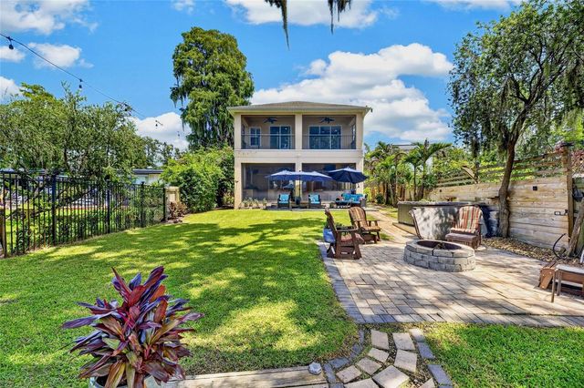 303 W CHAPMAN ROAD, Lutz, FL 33548