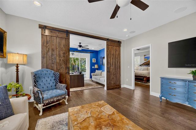 303 W CHAPMAN ROAD, Lutz, FL 33548