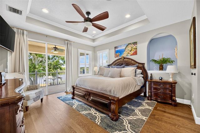 303 W CHAPMAN ROAD, Lutz, FL 33548