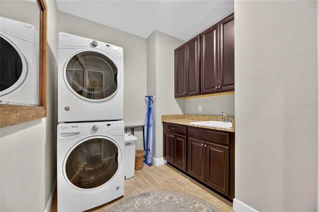 303 W CHAPMAN ROAD, Lutz, FL 33548