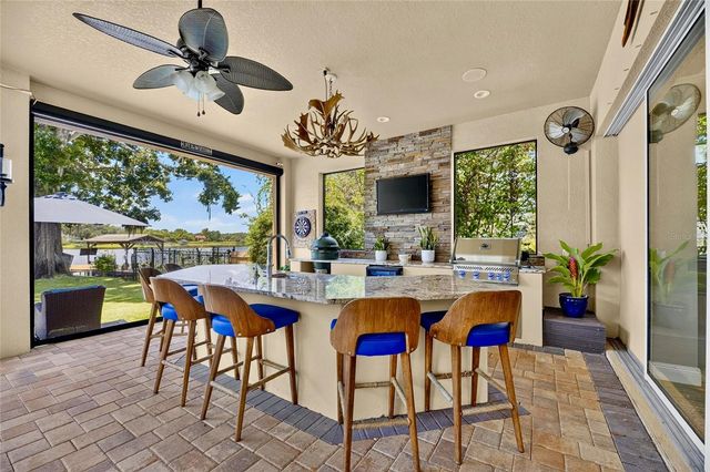 303 W CHAPMAN ROAD, Lutz, FL 33548