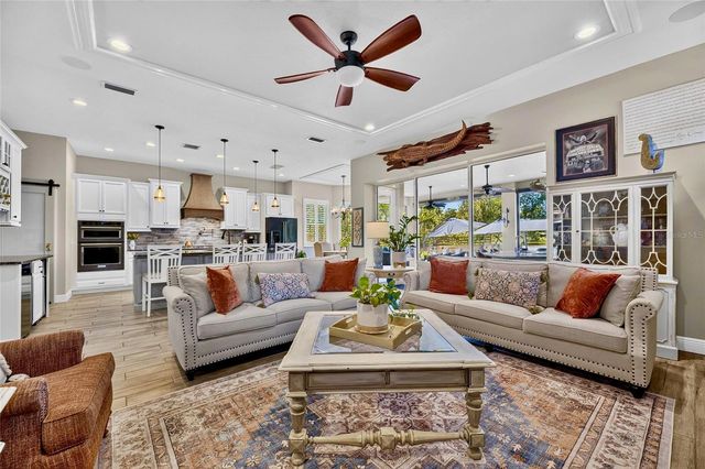 303 W CHAPMAN ROAD, Lutz, FL 33548