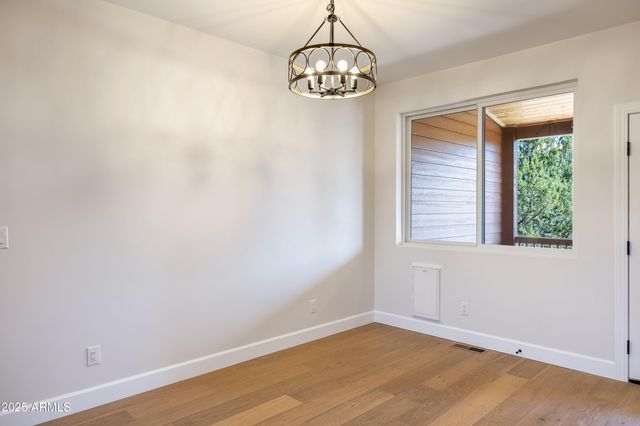 2268 ROUNDABOUT Circle, Overgaard, AZ 85933