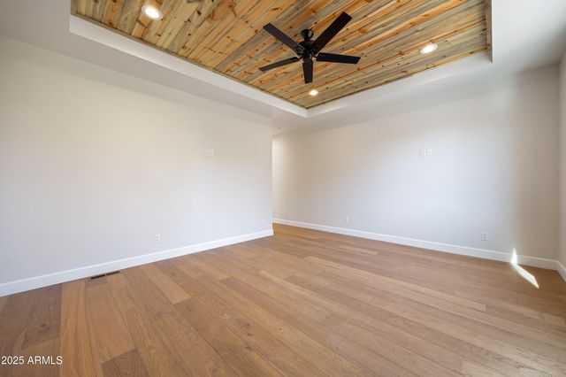 2268 ROUNDABOUT Circle, Overgaard, AZ 85933