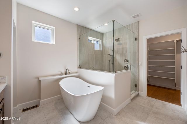 2268 ROUNDABOUT Circle, Overgaard, AZ 85933