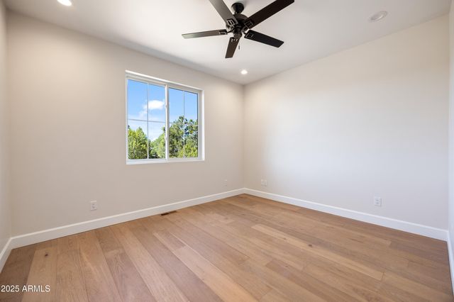 2268 ROUNDABOUT Circle, Overgaard, AZ 85933