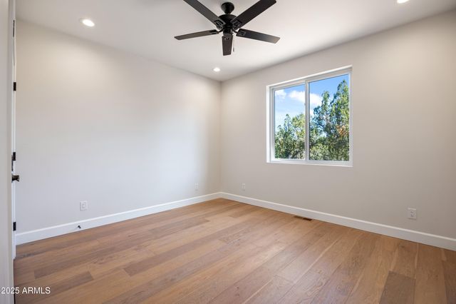 2268 ROUNDABOUT Circle, Overgaard, AZ 85933