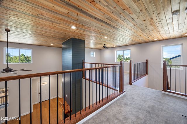 2268 ROUNDABOUT Circle, Overgaard, AZ 85933