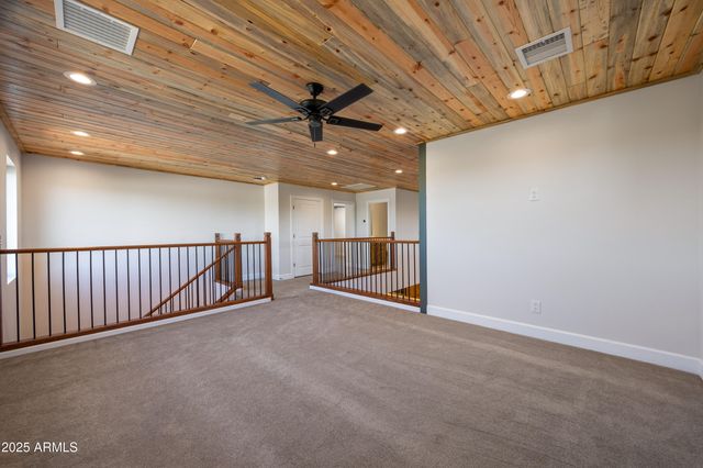 2268 ROUNDABOUT Circle, Overgaard, AZ 85933