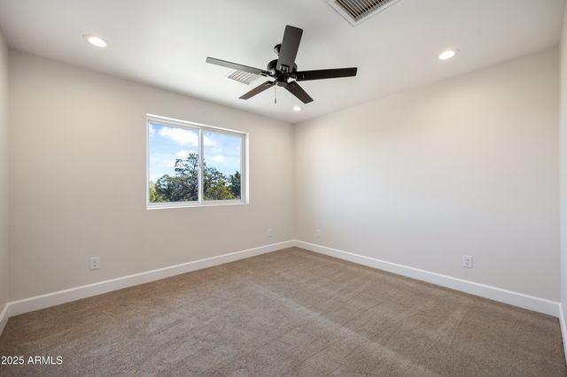 2268 ROUNDABOUT Circle, Overgaard, AZ 85933