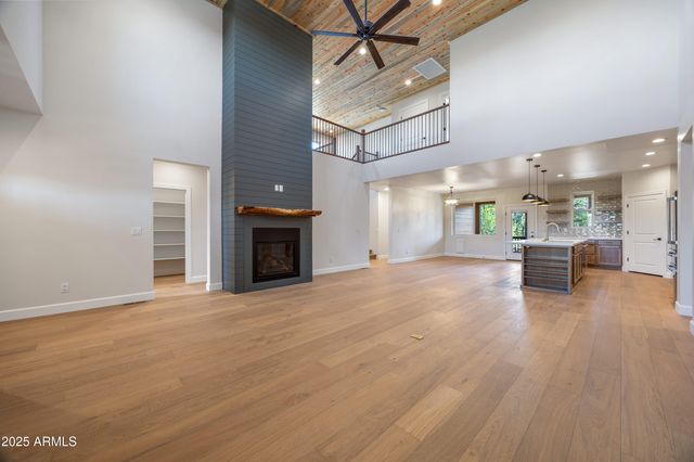 2268 ROUNDABOUT Circle, Overgaard, AZ 85933