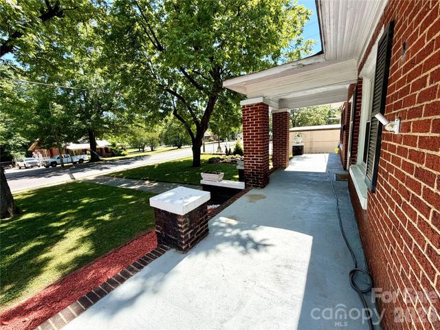 715 E Marion Street, Shelby, NC 28150