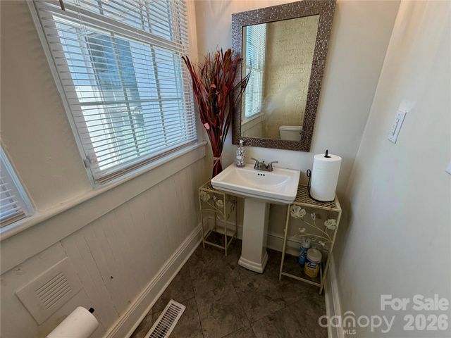 715 E Marion Street, Shelby, NC 28150