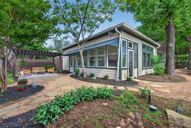 4501 Pershing Avenue, Fort Worth, TX 76107