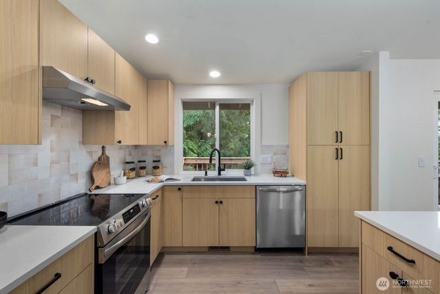 14151 91st Court NE, Kirkland, WA 98034