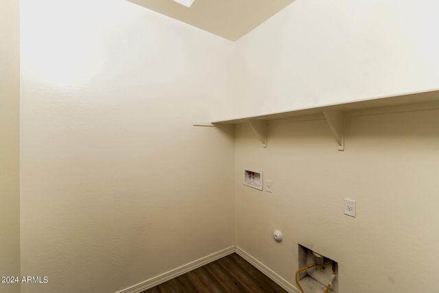 480 W White Sands Drive, San Tan Valley, AZ 85140