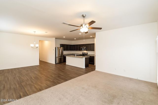 480 W White Sands Drive, San Tan Valley, AZ 85140