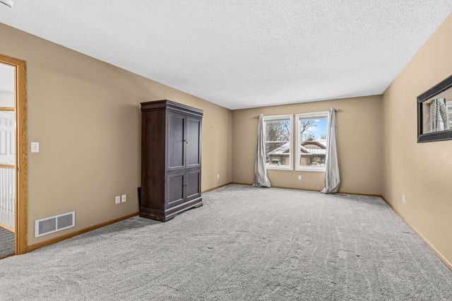 4540 Snail Lake Boulevard, Shoreview, MN 55126