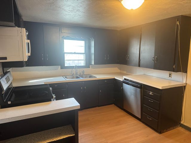 514 N Wilson Avenue, Bolivar, MO 65613