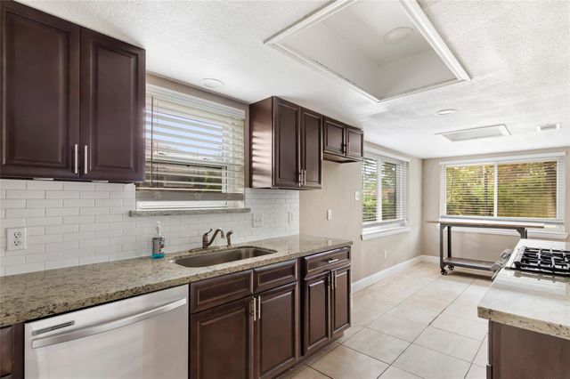 20906 Flaming Arrow Trail, Crosby, TX 77532