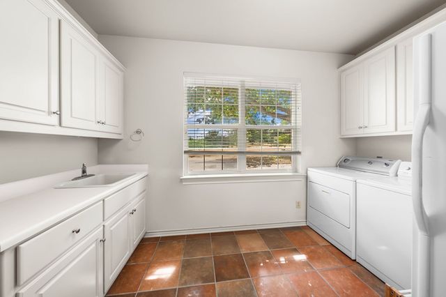 101 Crestline Dr, Kerrville, TX 78028