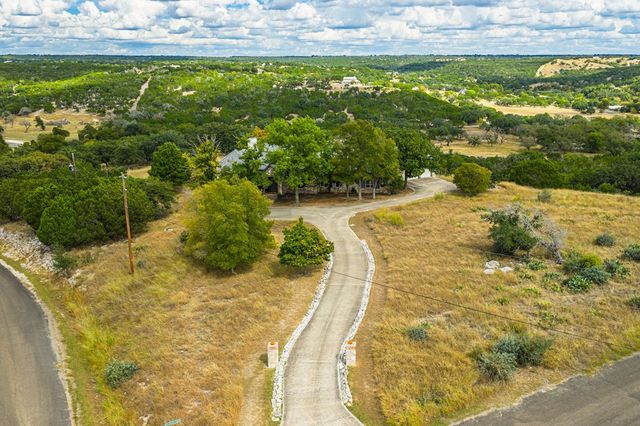 101 Crestline Dr, Kerrville, TX 78028