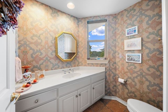 101 Crestline Dr, Kerrville, TX 78028