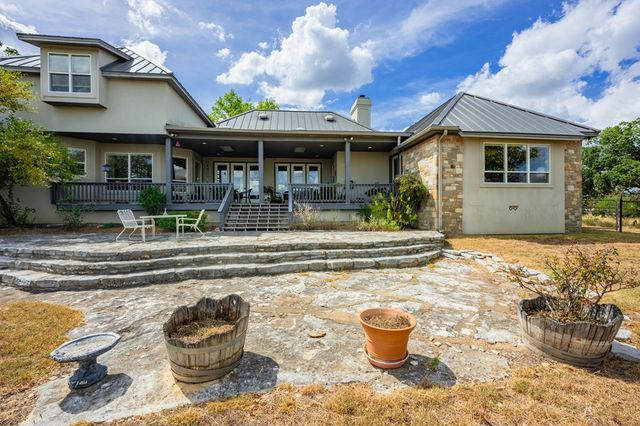 101 Crestline Dr, Kerrville, TX 78028