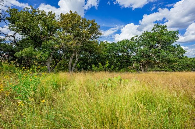 101 Crestline Dr, Kerrville, TX 78028