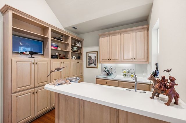 101 Crestline Dr, Kerrville, TX 78028