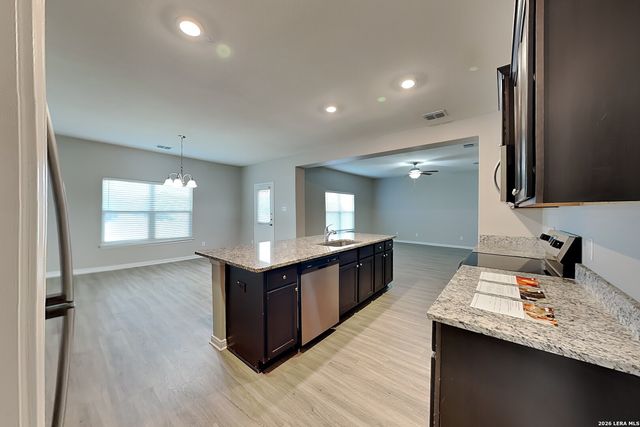 10918 Chatham Court, Converse, TX 78109
