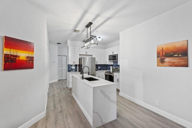 113 Lighthouse Circle H, Tequesta, FL 33469