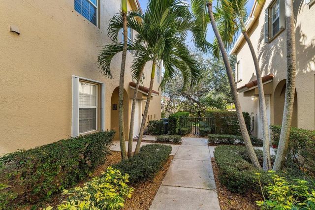 113 Lighthouse Circle H, Tequesta, FL 33469