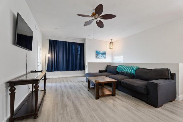 113 Lighthouse Circle H, Tequesta, FL 33469