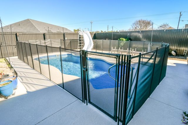 105 Sandy Springs Drive, Bonaire, GA 31005